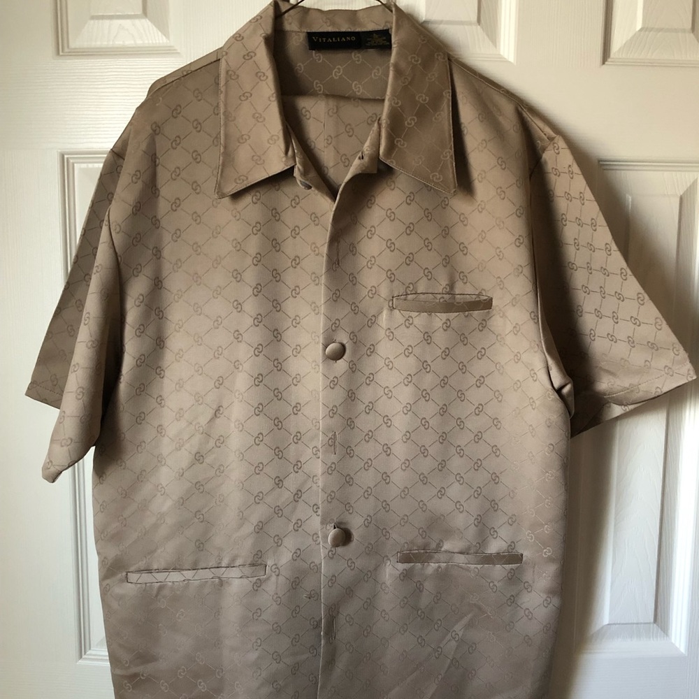 Vitaliano Men's Suits -2pc Size L(36)- Gently Loved!
Great Color and Pattern!